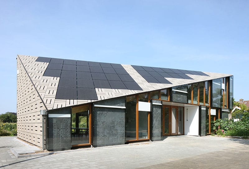 Architecture trends are constantly changing and are currently evolving toward sustainability thanks to innovative - and green focused - designers. The Nature and Environment Learning Centre Amsterdam is an example of one current trend - visible solar panels.