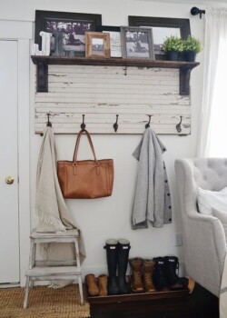 Image Credit: Liz Marie Think eco-friendly decor only works in bohemian, rustic or minimalist rooms? Think again! Here are three tips on greening ANY decor style.